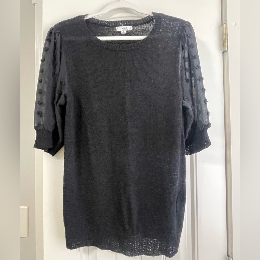 Black thin top.